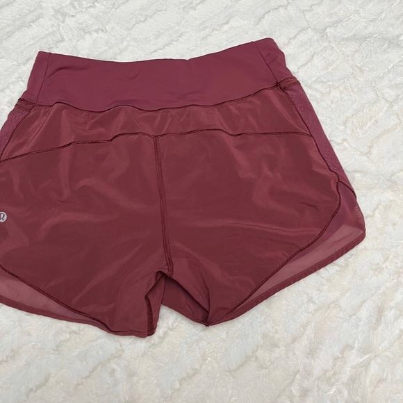 Lululemon Over & Above Shorts   6 #6-05 - Picture 9 of 14